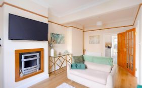Stylish House In Wimbledon